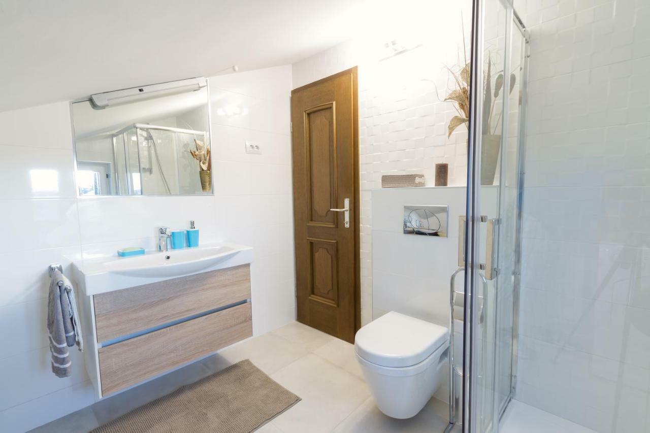 Novigrad Istria Apartments Mirjana מראה חיצוני תמונה