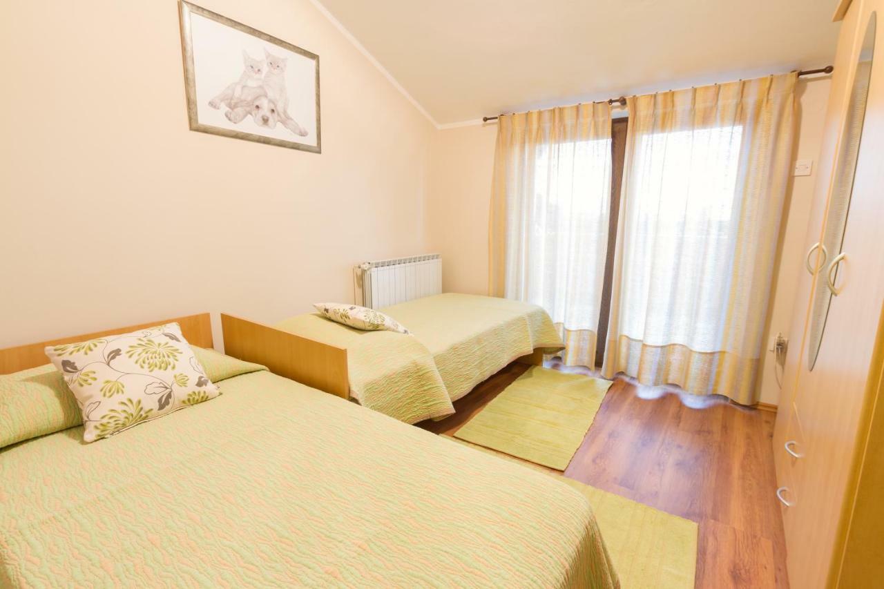 Novigrad Istria Apartments Mirjana מראה חיצוני תמונה
