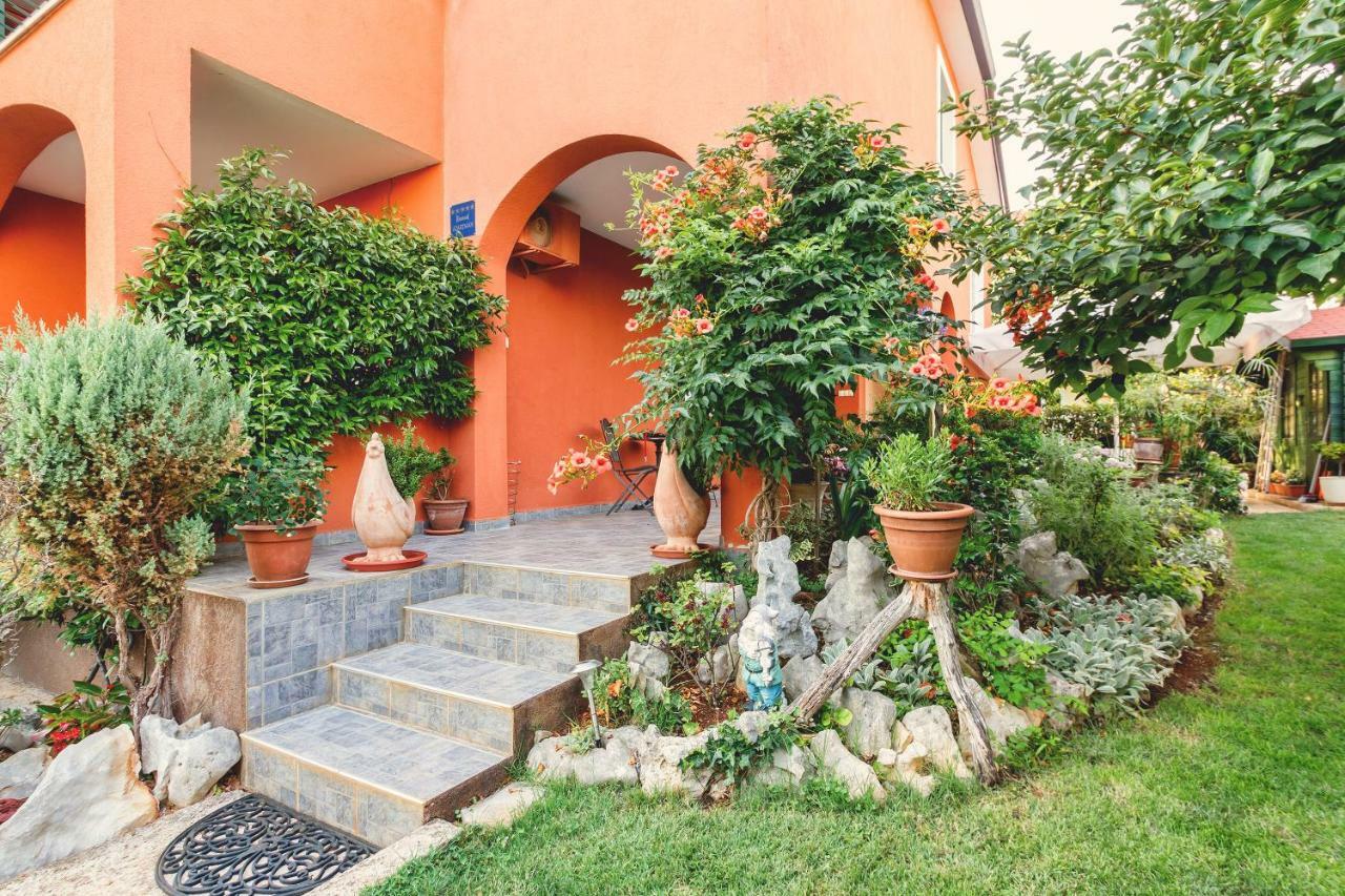 Novigrad Istria Apartments Mirjana מראה חיצוני תמונה