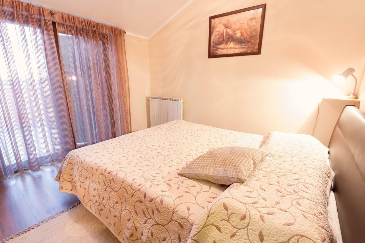 Novigrad Istria Apartments Mirjana מראה חיצוני תמונה