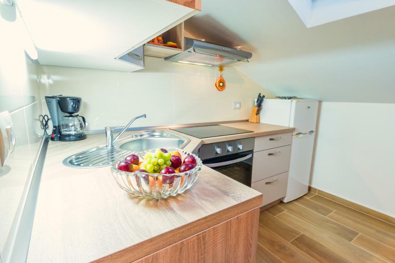 Novigrad Istria Apartments Mirjana מראה חיצוני תמונה