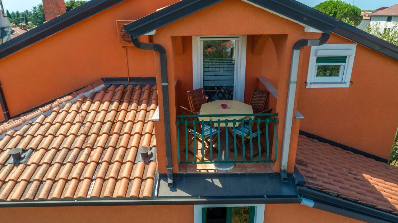 Novigrad Istria Apartments Mirjana מראה חיצוני תמונה